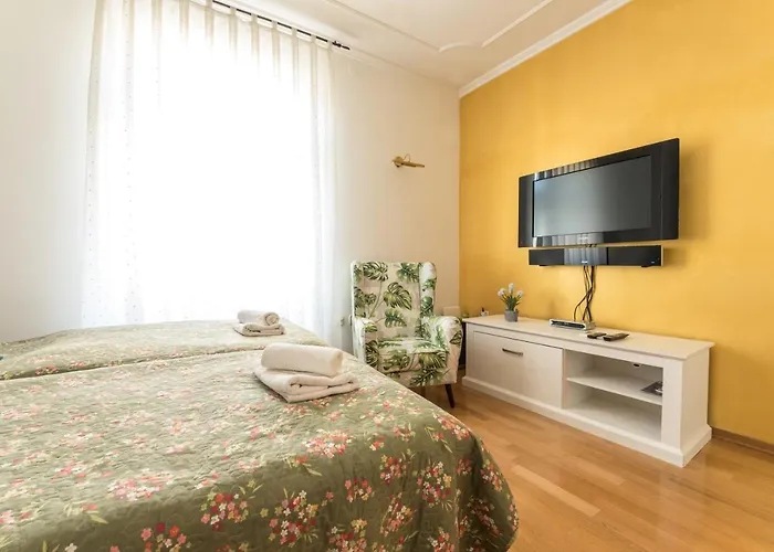 Apartament Devana 2 *